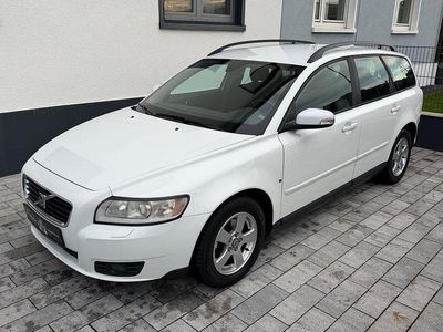 Weiß Gebraucht 2009 Volvo V50 Kinetic Kombi | 3.750 € (Etwas zu teuer)