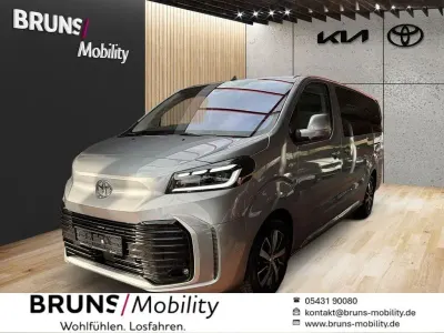 Gebraucht Toyota Proace Verso Team 177 PS (130 kW) 2025 Bismutsilber Kombi