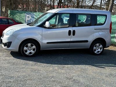 Gebraucht Opel Combo Selection 105 PS (77 kW) 2013 Silber Van / Kleinbus