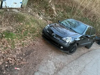 Gebraucht Renault Clio II 75 PS (55 kW) 2002 Schwarz Kleinwagen