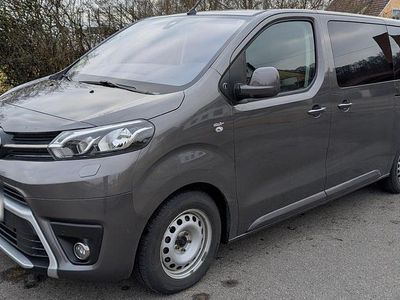 Gebraucht Toyota Proace Verso Team 144 PS (105 kW) 2022 Grau Kombi