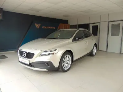 Gebraucht Volvo V40 Momentum 150 PS (110 kW) 2016 Beige (metallic) SUV