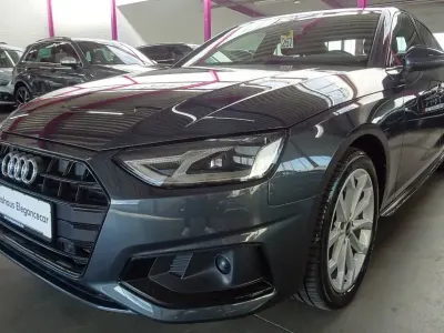 Gebraucht Audi A4 Sport 204 PS (150 kW) 2023 Grau Limousine