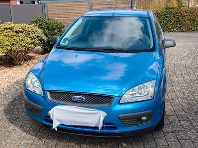 Gebraucht Ford Focus Trend 101 PS (74 kW) 2006 Blau Limousine