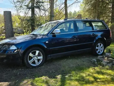 Usata VW Passat 102 CV (75 kW) 2001 Blu Station wagon