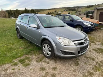 Gebraucht Opel Astra Innovation 116 PS (85 kW) 2009 Blau Kombi