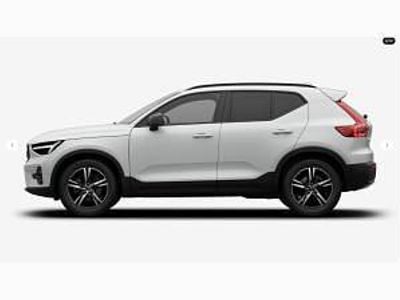 Nuova Volvo XC40 Plus 197 CV (144 kW) 2026 Argento SUV