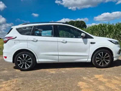 Gebraucht Ford Kuga ST-Line 150 PS (110 kW) 2018 Weiß SUV