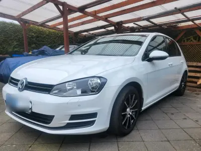 Gebraucht VW Golf VII Highline 84 PS (61 kW) 2014 Weiß Kleinwagen