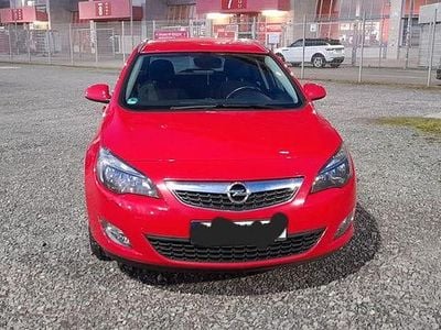 Gebraucht Opel Astra Sport 140 PS (102 kW) 2012 Rot Kombi