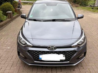 Usata Hyundai i20 Select 75 CV (55 kW) 2018 Grigio Berlina