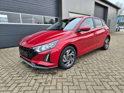Neu Hyundai i20 Trend 90 PS (66 kW) 2026 Dragon red Kleinwagen