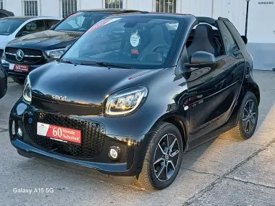 Begagnad Smart ForTwo Electric Drive 60 kW (82 HK) 2022 Svart Cab