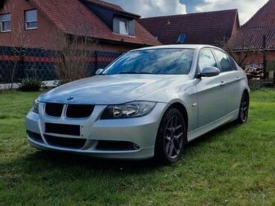 gebraucht BMW 320 i e90