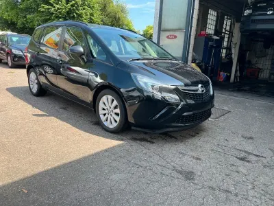 Gebraucht Opel Zafira Tourer Active 120 PS (88 kW) 2013 Schwarz Van / Kleinbus