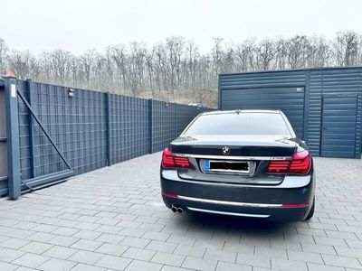 BMW 730