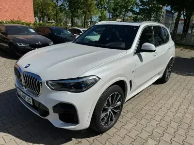 Gebraucht BMW X5 M Sport 286 PS (210 kW) 2022 Mineralweiß SUV