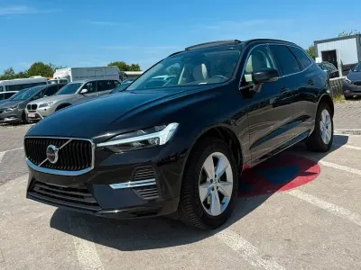 Gebraucht Volvo XC60 Momentum 197 PS (144 kW) 2022 Schwarz SUV