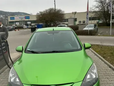 Usata Mazda 2 75 CV (55 kW) 2011 Verde Utilitaria