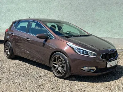 Gebraucht Kia Ceed 128 PS (94 kW) 2012 Braun Kleinwagen