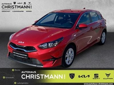 Second-hand Kia Ceed Vision 120 CP (88 kW) 2022 Roșu Hatchback