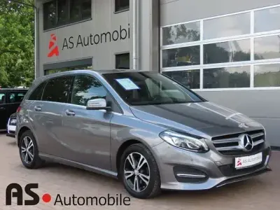 Gebraucht Mercedes B180 Elegance 122 PS (89 kW) 2015 Grau Kleinwagen
