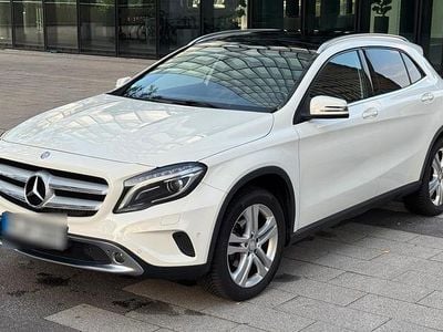 Mercedes GLA220
