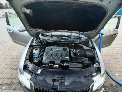 Gebraucht Skoda Superb 170 PS (125 kW) 2013 Grau Kombi