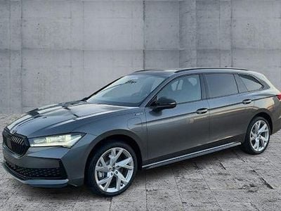 Grau Neu 2025 Skoda Superb SportLine Kombi | 50.470 € (Guter Preis)