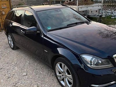 Second-hand Mercedes C250 204 CP (150 kW) 2011 Albastru Break