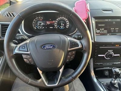 Second-hand Ford S-MAX Titanium 150 CP (110 kW) 2016 Negru Monovolum