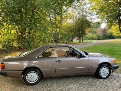 Second-hand Mercedes 230 136 CP (100 kW) 1988 Coupe
