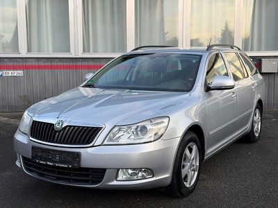 Silber Gebraucht 2013 Skoda Octavia Best of Kombi | 4.950 € (Fairer Preis)