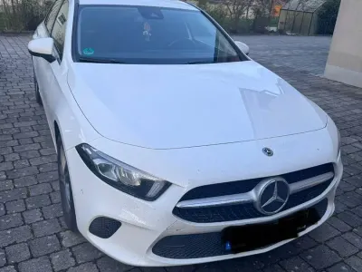 Gebraucht Mercedes A200 165 PS (121 kW) 2018 Weiß Limousine