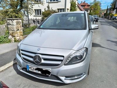 Usata Mercedes B200 136 CV (100 kW) 2012 Argento Monovolume