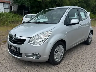 Używany Opel Agila 94 KM (69 kW) 2011 Srebrny Hatchback