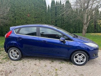 Gebraucht Ford Fiesta Titanium 101 PS (74 kW) 2014 Blau Kleinwagen