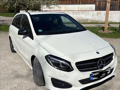 Usata Mercedes B180 Style 109 CV (80 kW) 2015 Bianco Monovolume