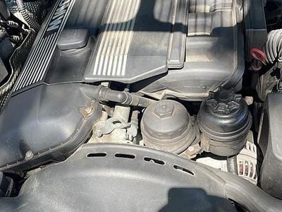 Second-hand BMW 525 192 CP (141 kW) 2002 Albastru Berlinǎ