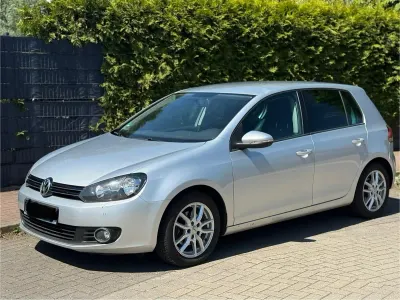 Gebraucht VW Golf VI 105 PS (77 kW) 2009 Silber Kleinwagen