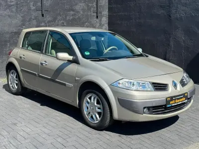Używany Renault Mégane II Privilege 111 KM (81 kW) 2006 Beżowy Sedan/Limuzyna