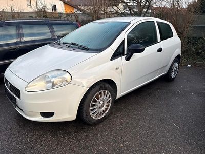 Gebraucht Fiat Punto 74 PS (54 kW) 2012 Weiß Kleinwagen