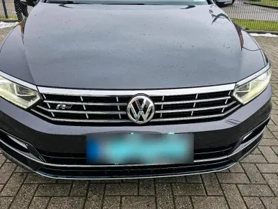 Gebraucht VW Passat R 150 PS (110 kW) 2018 Grau Kombi