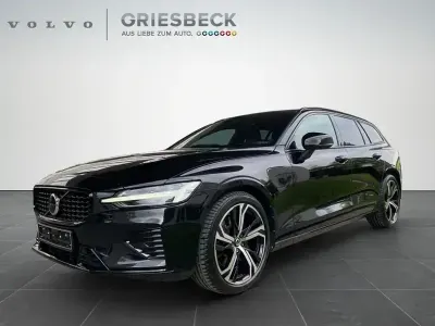 Gebraucht Volvo V60 Plus 455 PS (334 kW) 2023 Onyx black / metallic Kombi