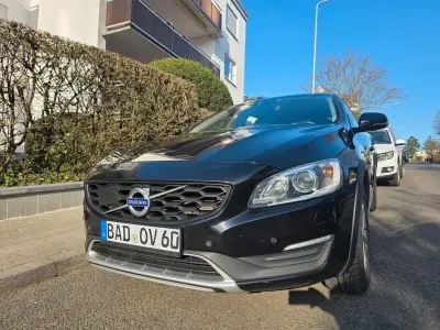 Gebraucht Volvo V60 CC Pro 150 PS (110 kW) 2017 Schwarz Kombi