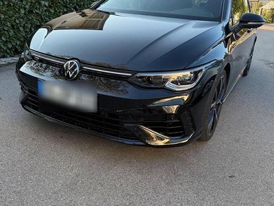 Usata VW Golf VIII R 333 CV (244 kW) 2024 Nero Station wagon