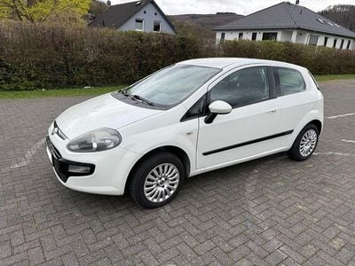 Gebraucht Fiat Punto 69 PS (50 kW) 2011 Weiß Kleinwagen