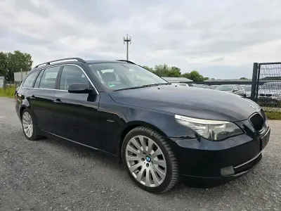 Gebraucht BMW 525 197 PS (144 kW) 2007 Blau Kombi