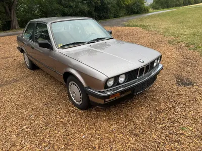 Gebraucht BMW 320 129 PS (94 kW) 1987 Beige Coupé