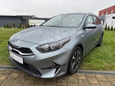 Neu Kia Ceed Sportswagon 140 PS (102 kW) 2025 Silber Kombi